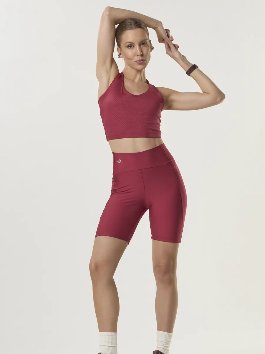 Referência Zaia: short vermelho com top coordenado