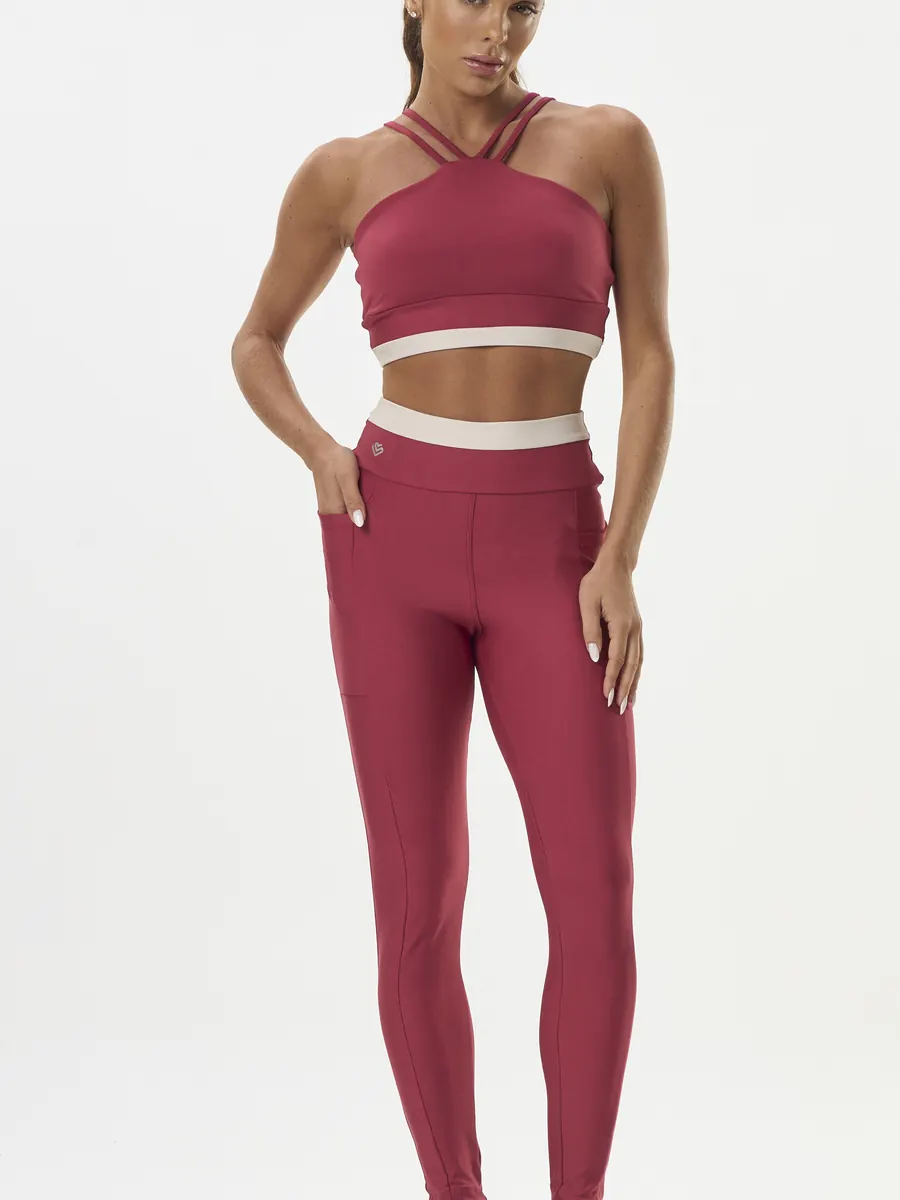 Referência Zaia: top vermelho frente única com legging coordenada